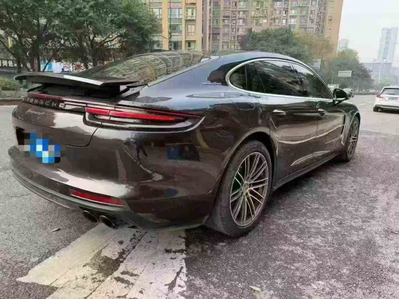 重庆18年保时捷帕拉梅拉7