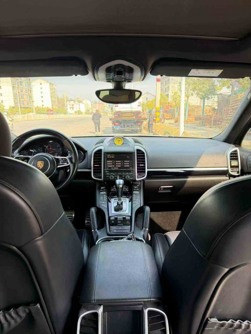 常德15年保时捷卡宴7