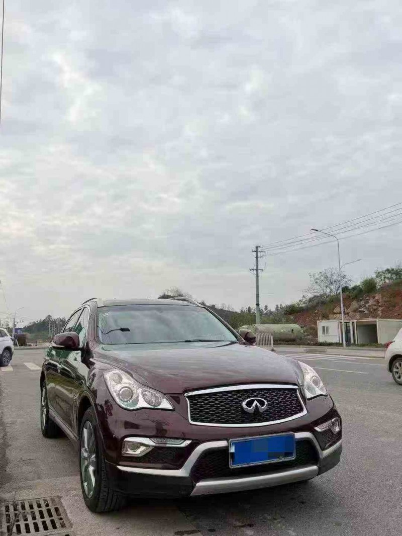 常德18年英菲尼迪QX502