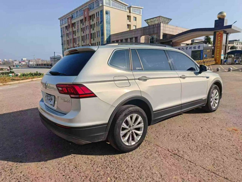 常德18年大众途观7