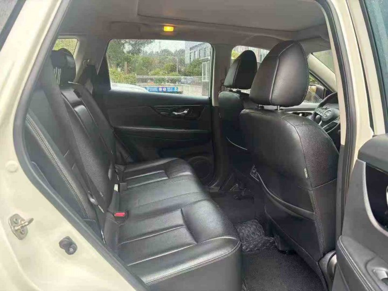 常德21年日产奇骏6