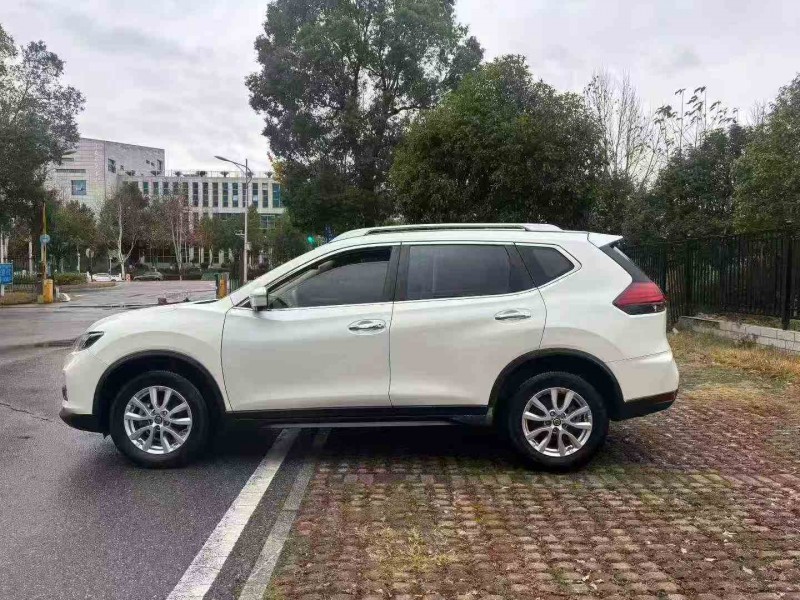 常德21年日产奇骏8