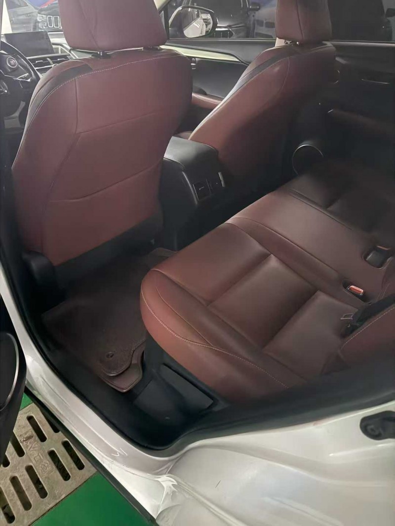 台州16年雷克萨斯NX3