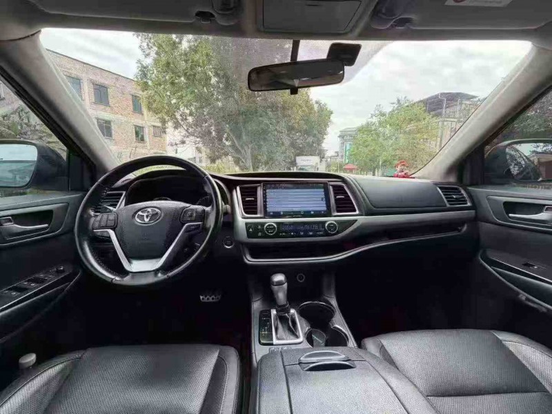 珠海21年丰田汉兰达6