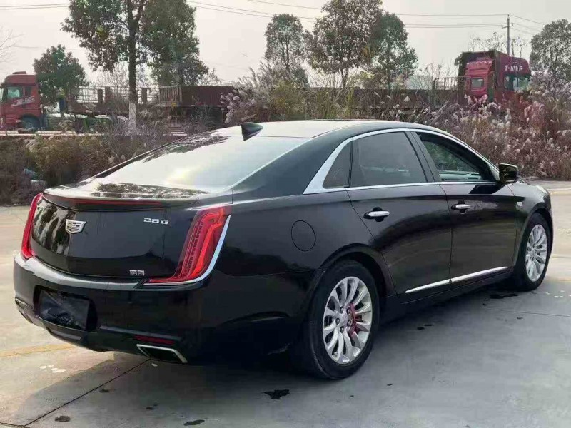 常德19年凯迪拉克XTS8