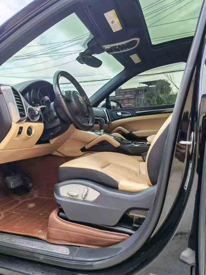 防城港15年保时捷Macan3