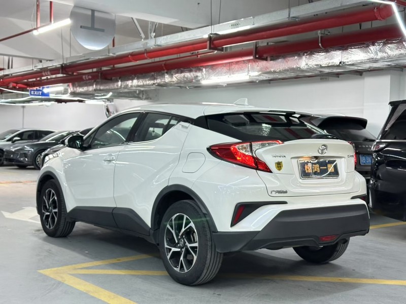 深圳21年丰田CHR7