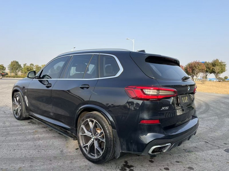 盐城19年宝马X59