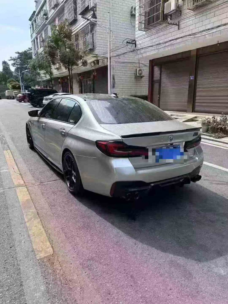 张家界23年宝马5系8