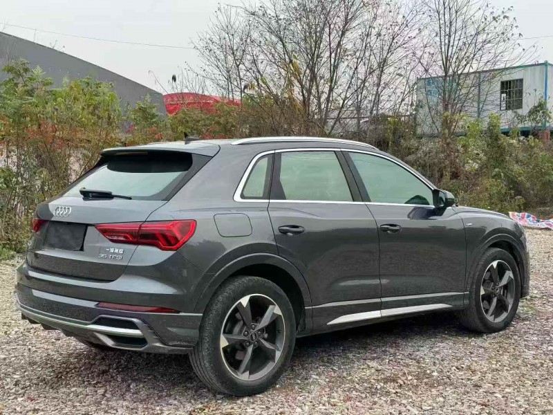 张家界22年奥迪Q36