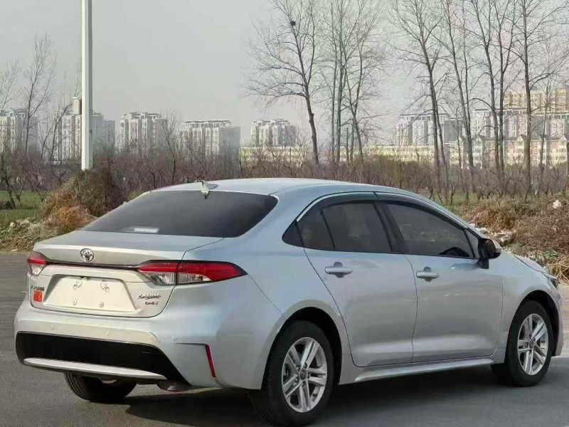 榆林22年丰田雷凌8