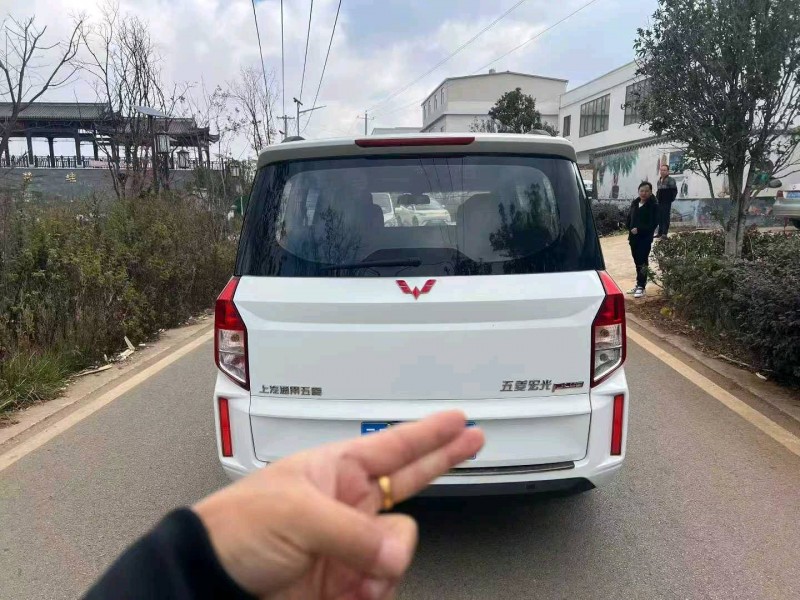 昆明19年五菱汽车宏光5