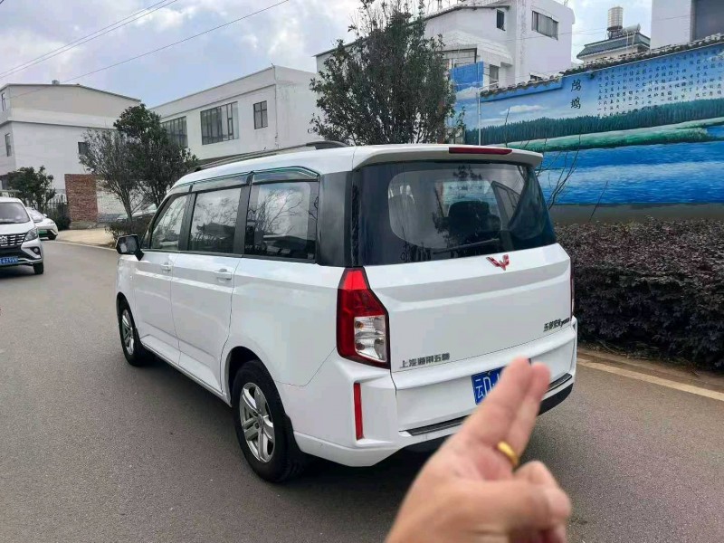 昆明19年五菱汽车宏光7