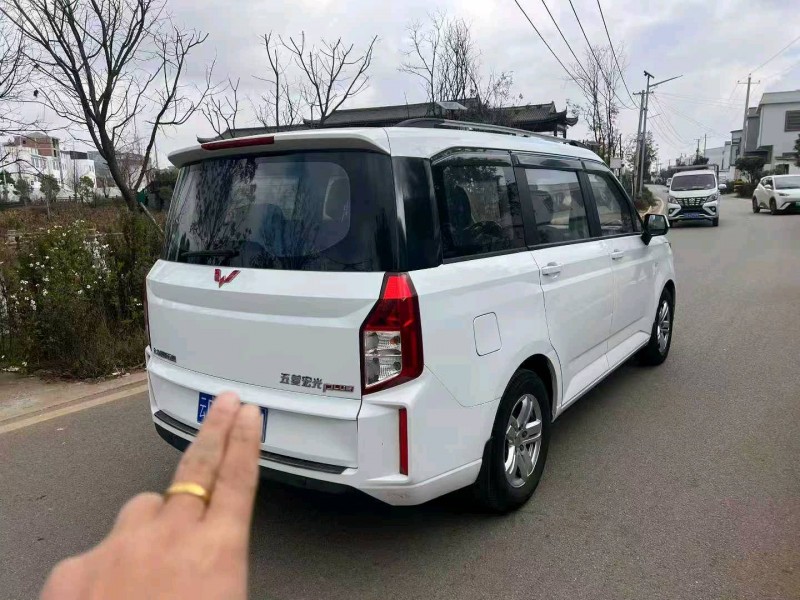昆明19年五菱汽车宏光8