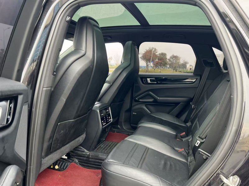 盐城18年保时捷卡宴5