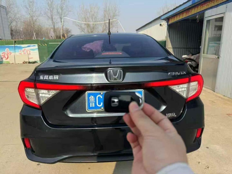 济宁21年本田享域8