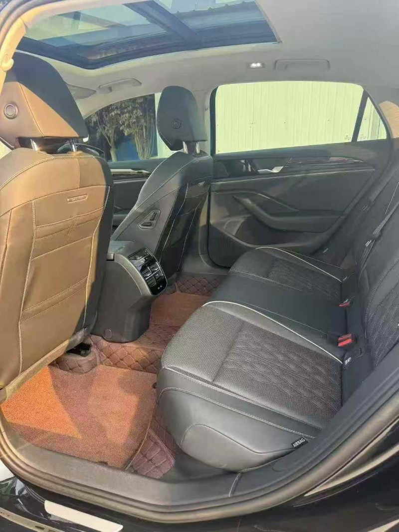 济宁25年大众迈腾4