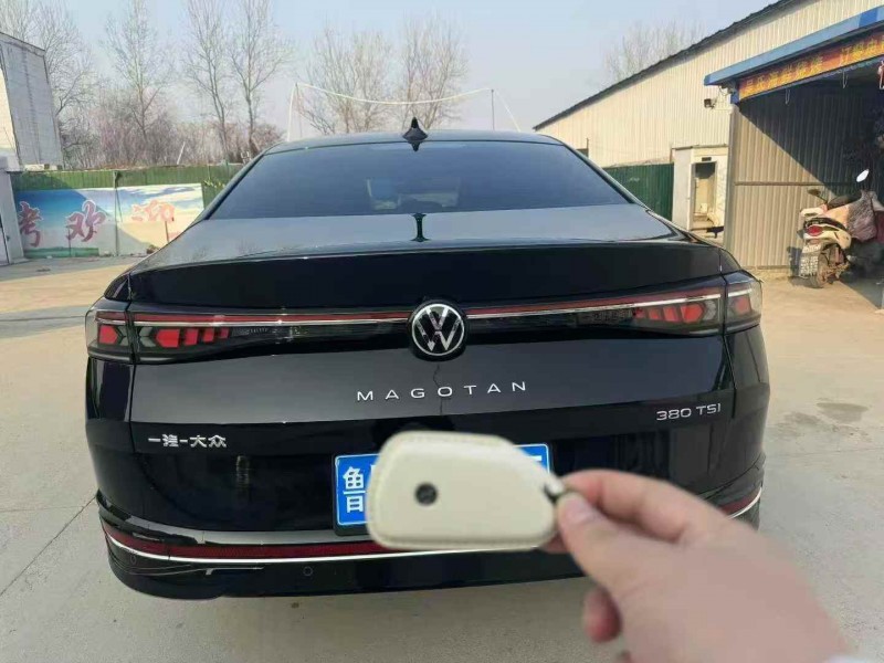 济宁25年大众迈腾8