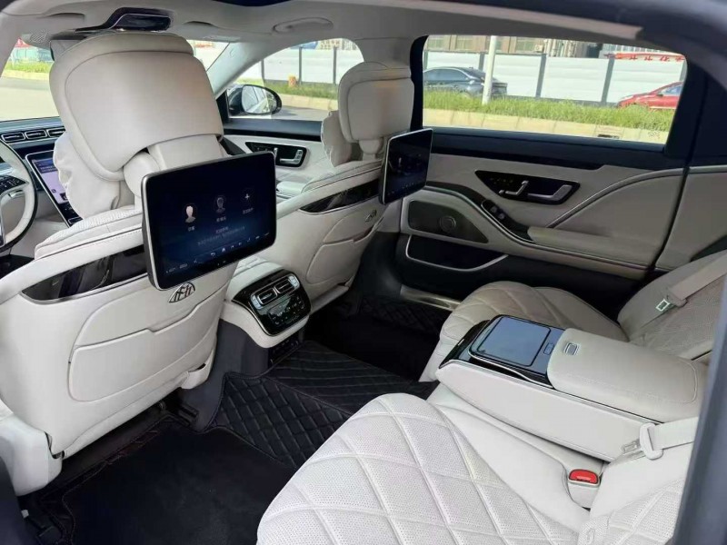 唐山24年奔驰迈巴赫S级3