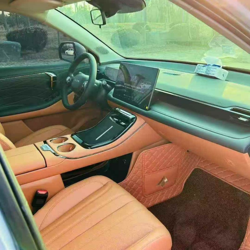 济宁25年传祺埃安V5