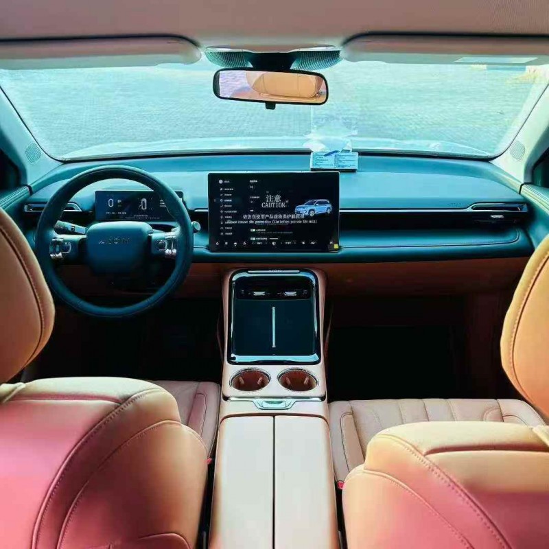 济宁25年传祺埃安V6