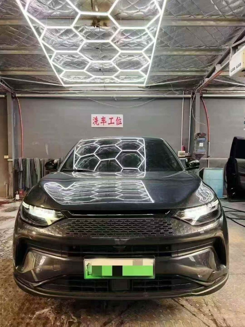 济宁24年零跑汽车C111