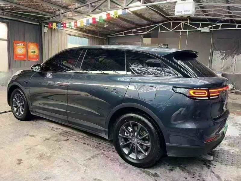 济宁24年零跑汽车C117