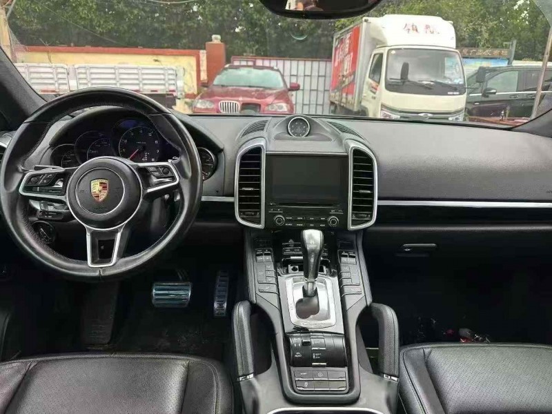 淄博18年保时捷卡宴4