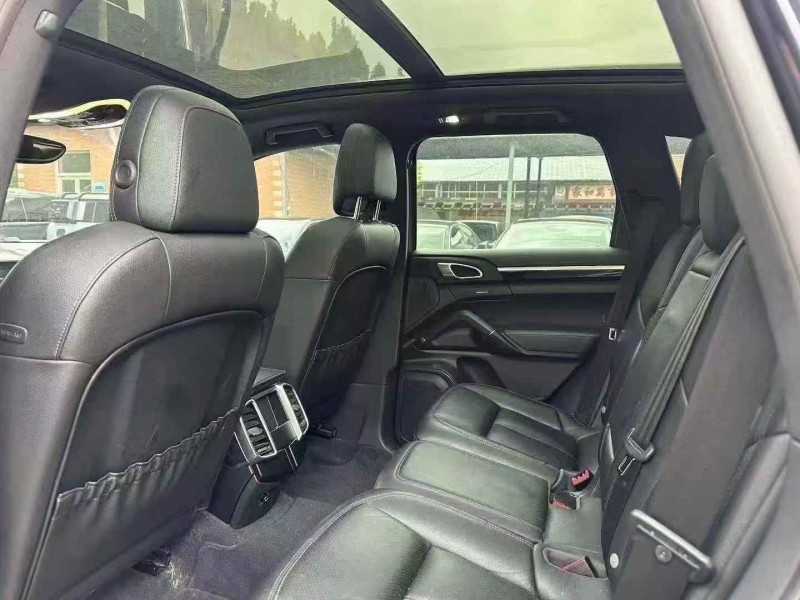 淄博18年保时捷卡宴5