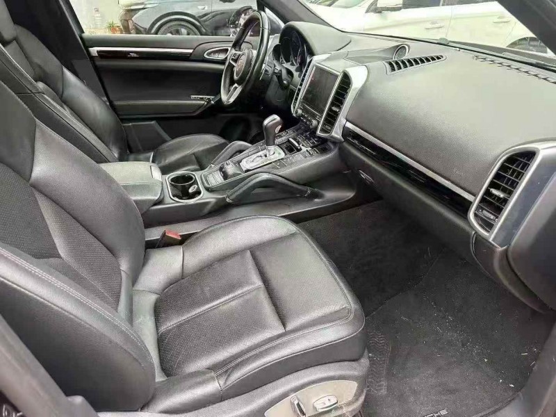 淄博18年保时捷卡宴6