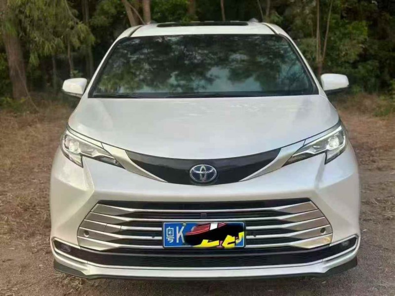 佛山23年丰田塞纳1