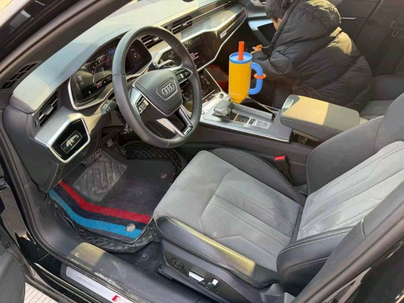 济宁24年奥迪A6L4