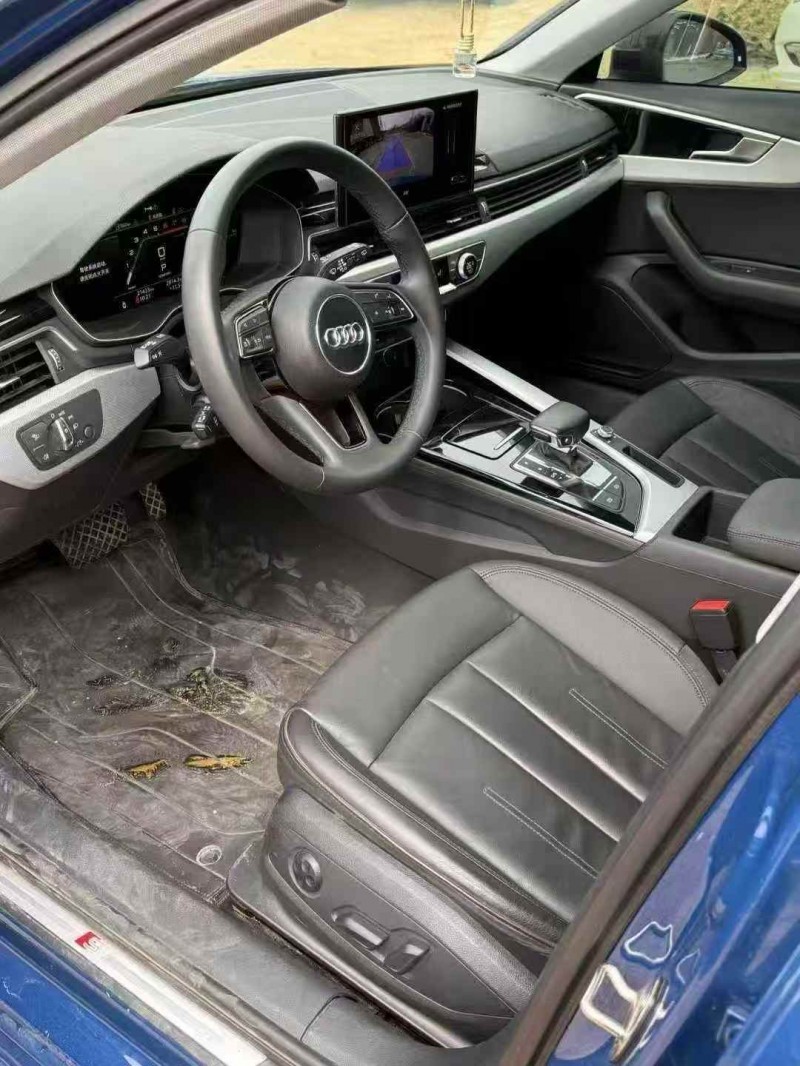 济宁23年奥迪A4L6