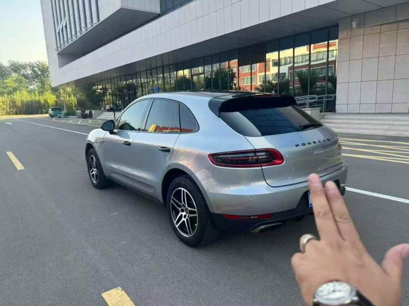 枣庄14年保时捷Macan7