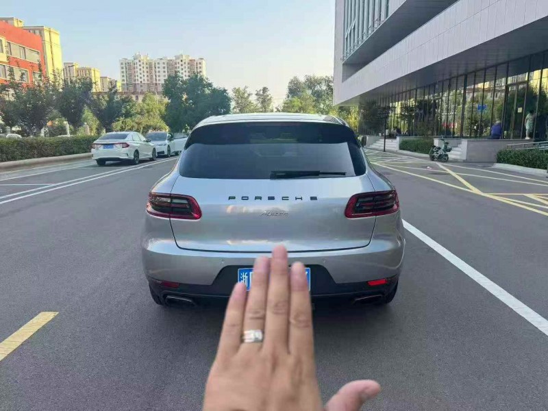 枣庄14年保时捷Macan9