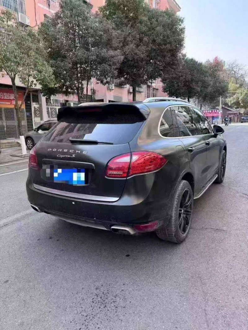 张家界14年保时捷卡宴7