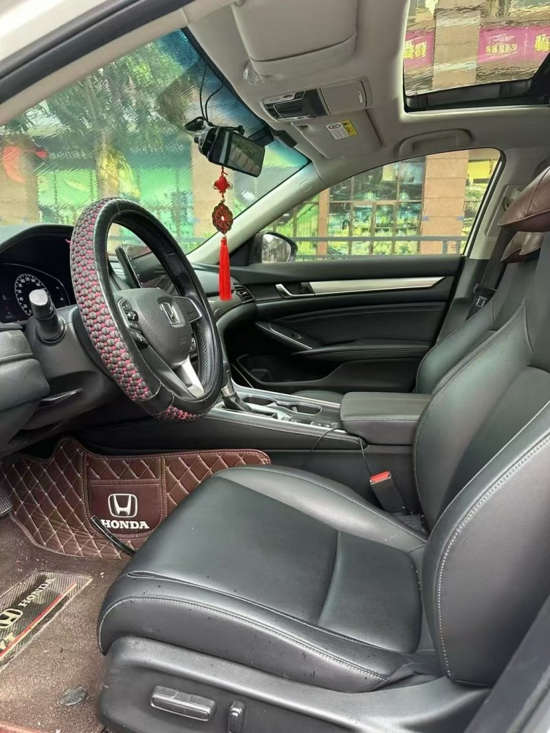 东莞22年本田雅阁4