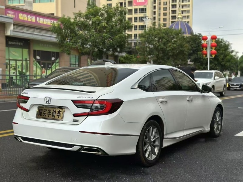 东莞22年本田雅阁8