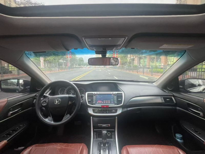 东莞14年本田雅阁4