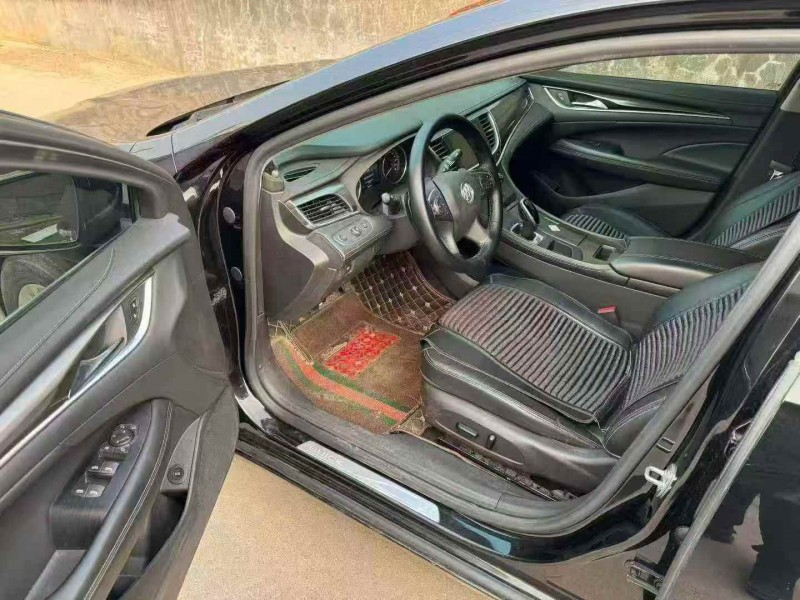 烟台18年别克君越6