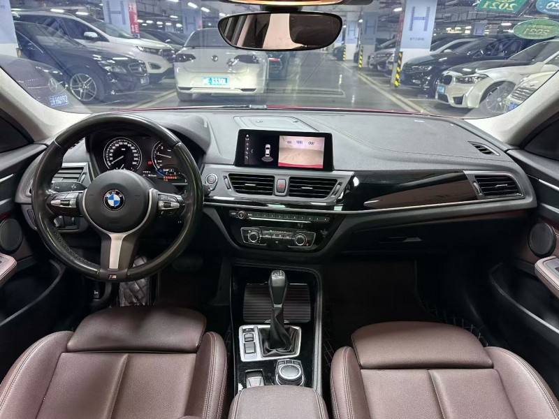 成都19年宝马1系4