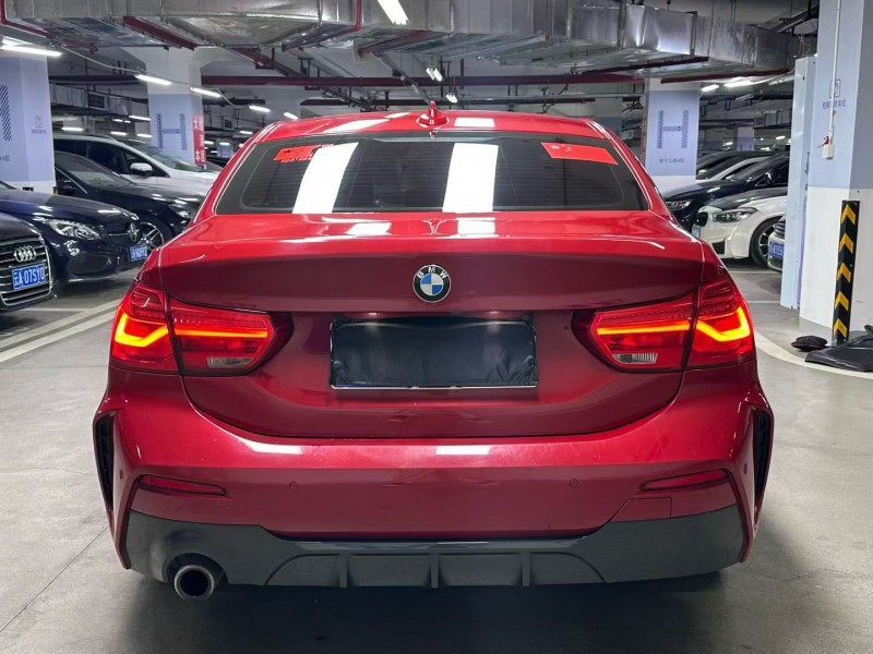 成都19年宝马1系8