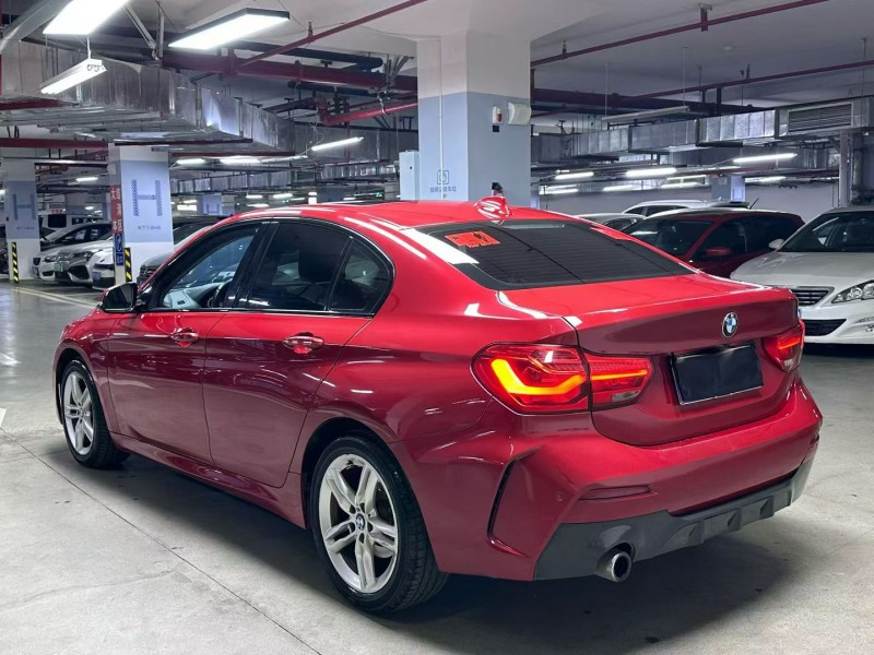 成都19年宝马1系9