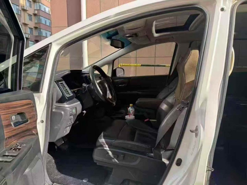 济宁18年本田艾力绅6