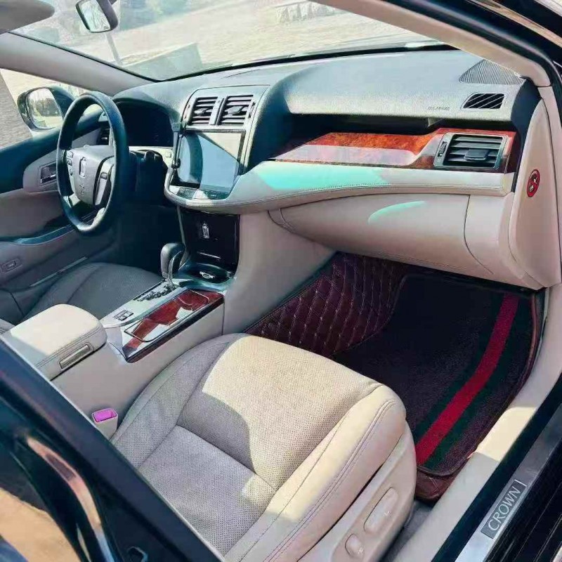 潍坊14年丰田皇冠4