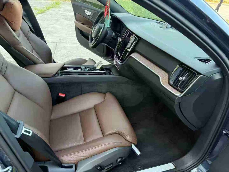 徐州23年沃尔沃S60L6