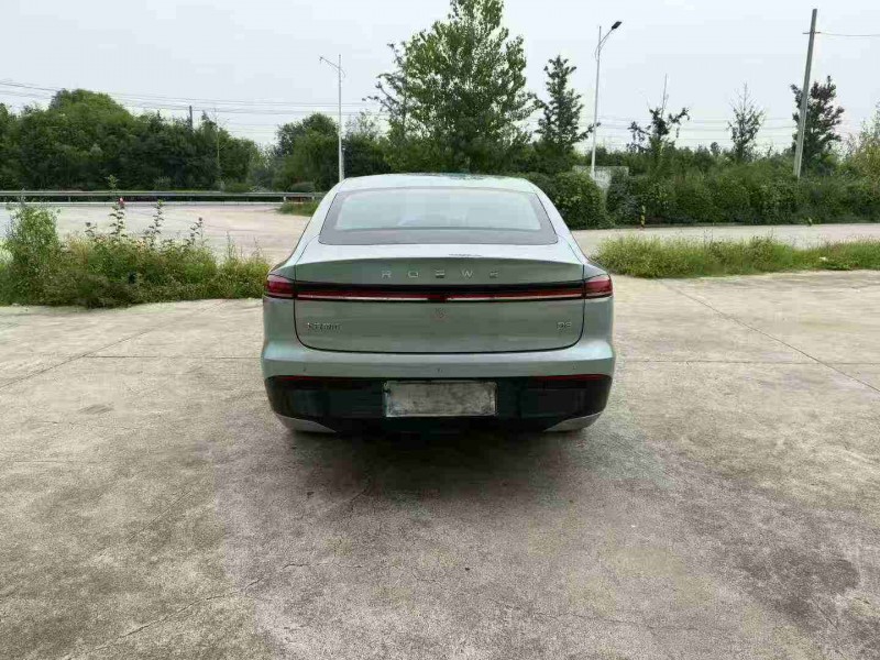 徐州25年荣威D69