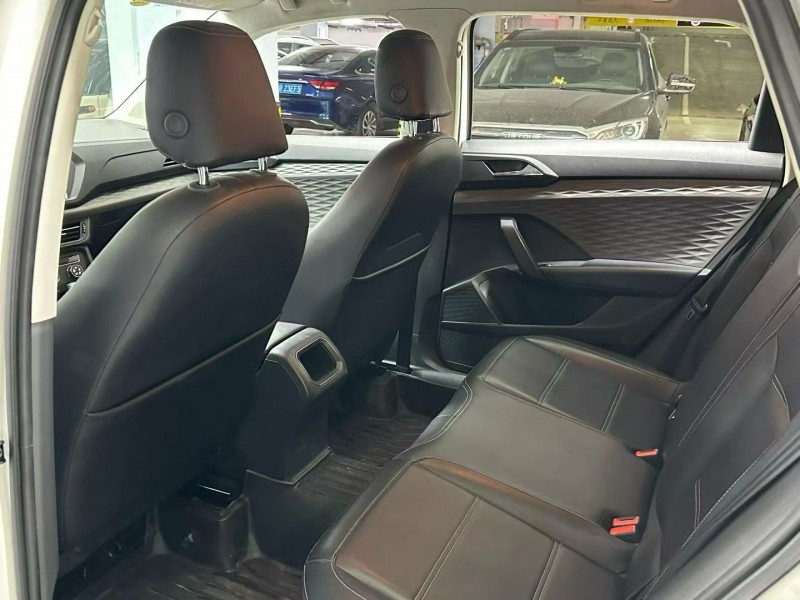 成都22年大众途岳5