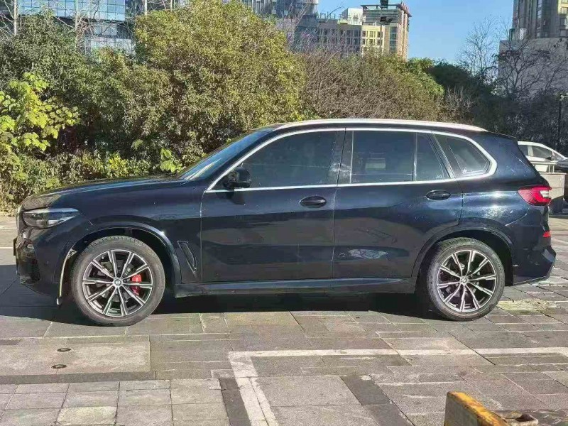 金华21年宝马X52