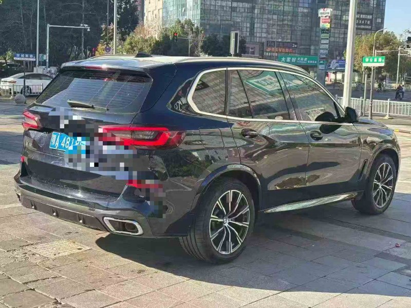 金华21年宝马X58